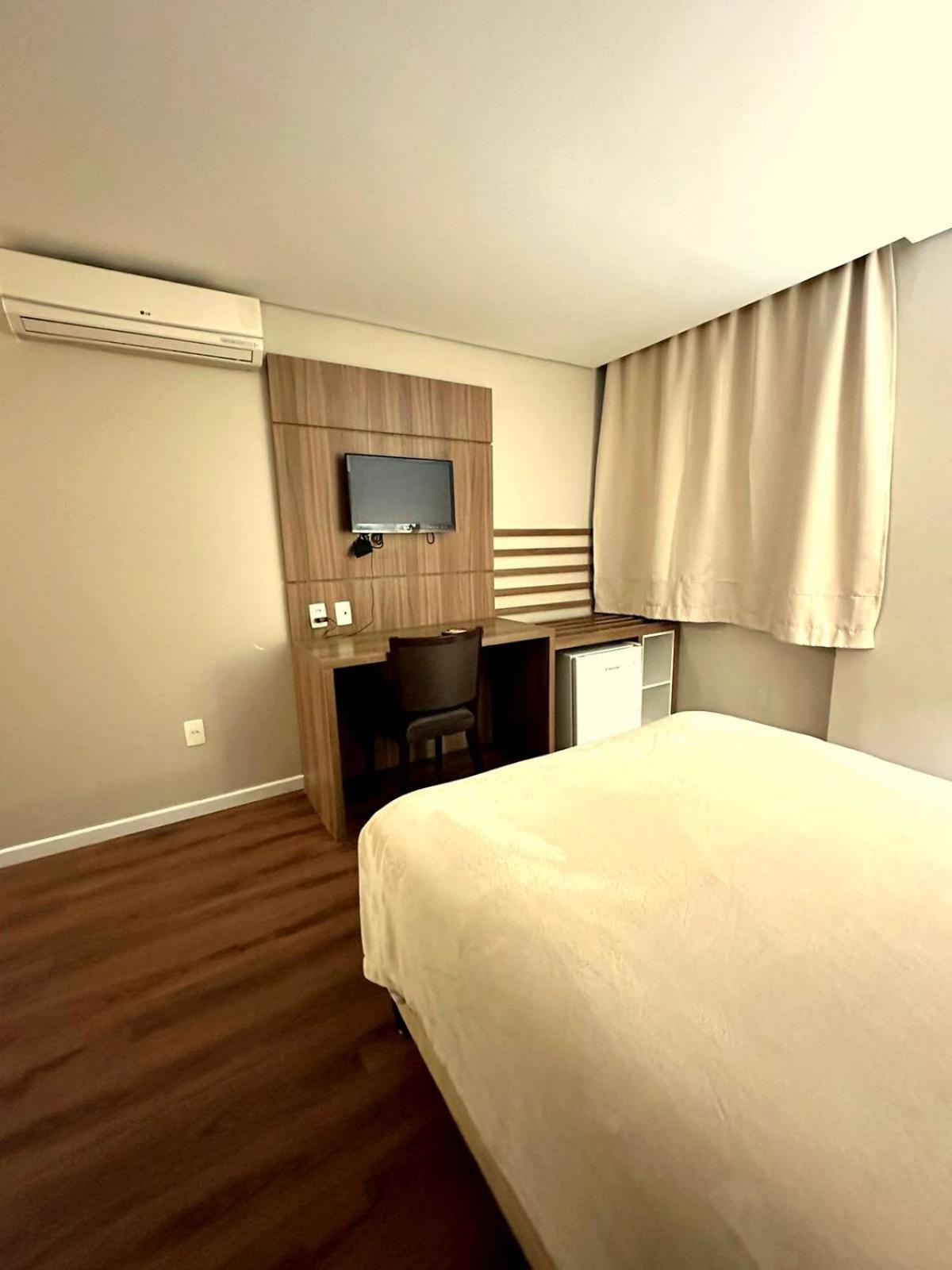 Umbu Hotel Porto Alegre - Centro Historico - Prox Aeroporto 15Min Ruang foto